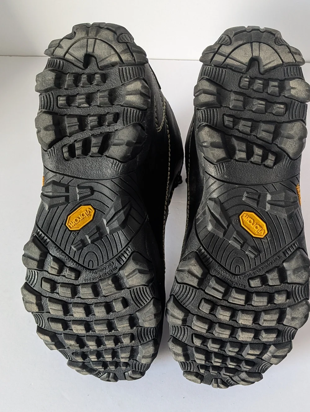 Patagonia Hiking Shoes Men’s Size 12 Brown Black Trail Outdoor Leather Lace-Up - Picture 5 of 7
